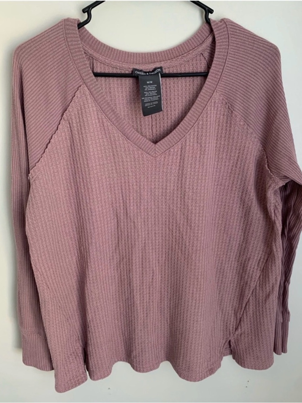 Chelsea & Theodore Purple Long Sleeve V-Neck Shirt Size Medium